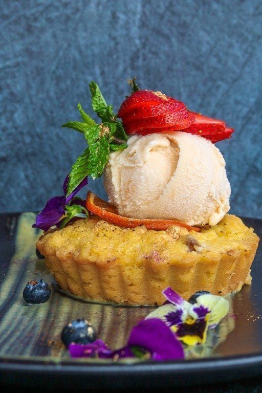 Apple crumble dessert